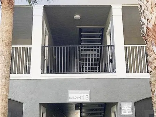 1306 High Hammock Dr APT 201, Tampa, FL 33619
