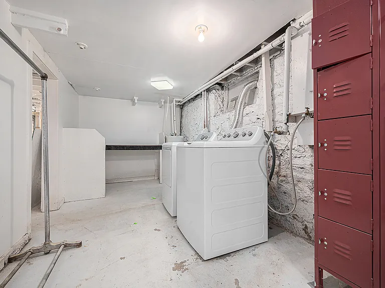 4042 Harrison St — Photo 11
