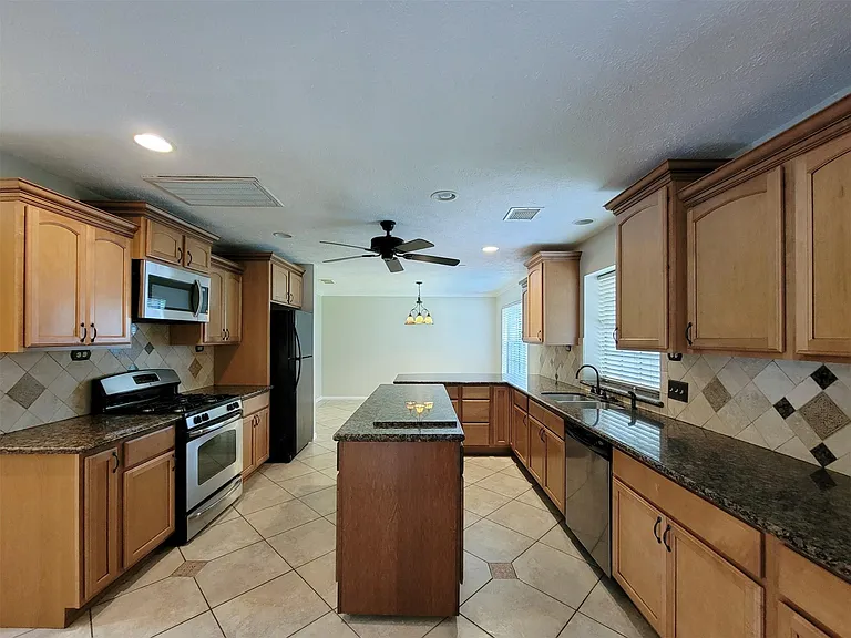 17207 Meadow Heights Dr — Photo 6