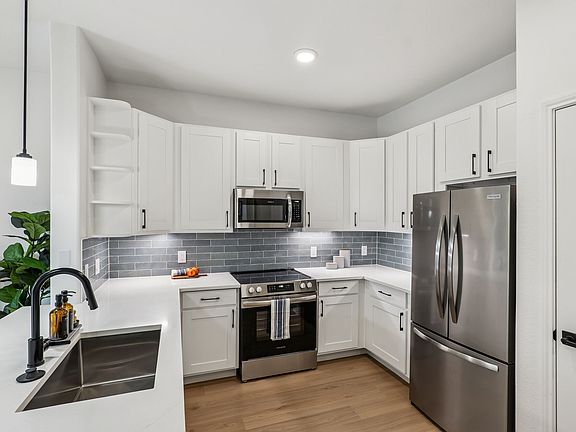 4th image of 2300 Richmond Ave APT 541