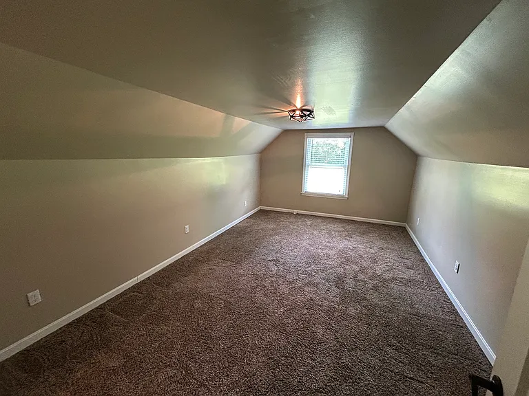 1210 Nashville St — Photo 12