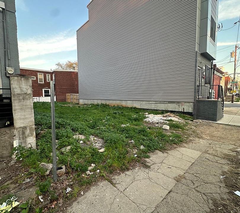 2nd image of 907 N 43rd St