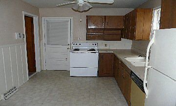 3rd image of 1600 Trogdon St