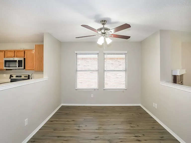 5209 Royal Burgess Dr — Photo 5
