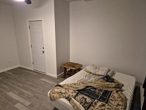 5th image of 139 W Deer St