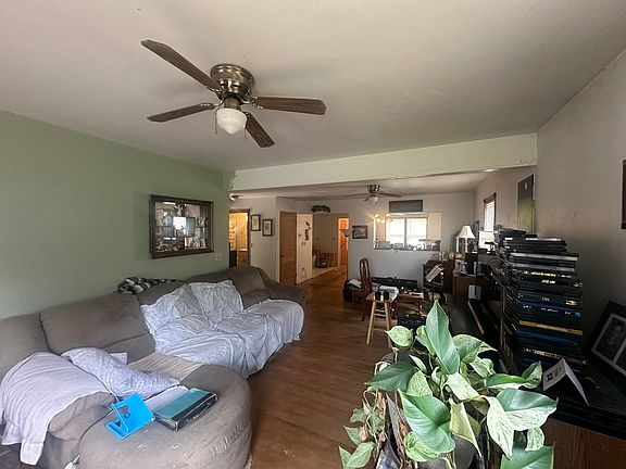 4th image of 716 Appleton St