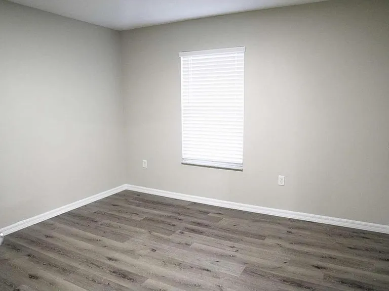 4840 Poolside Dr — Photo 14
