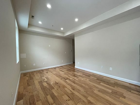3rd image of 1319 Park Rd NW APT 102