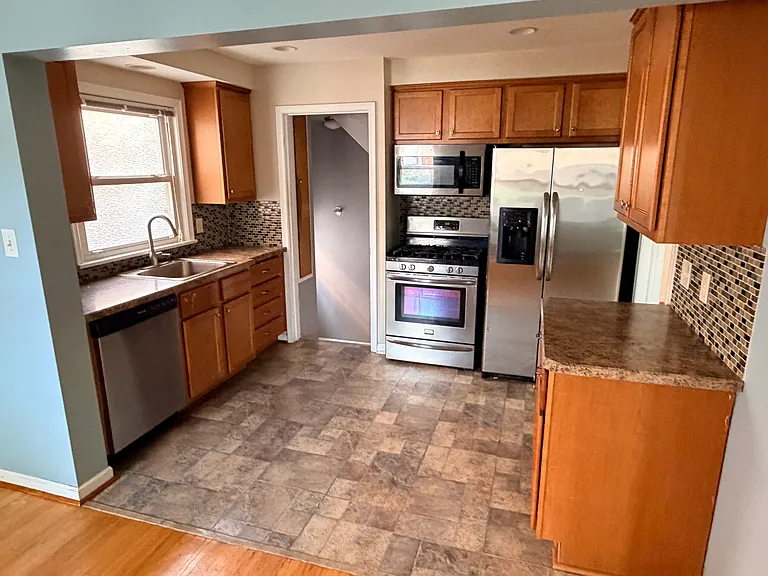 15549 Angelique Ave — Photo 17