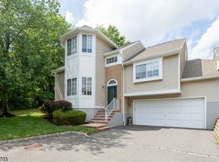 78 Crabapple Ln, Gillette, NJ 07933