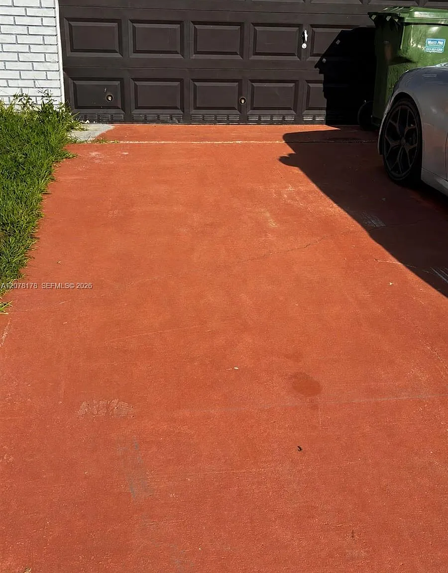 Pembroke Lakes Sec Three — Photo 3