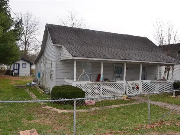 410 Edgewater Ave, Irvine, KY 40336