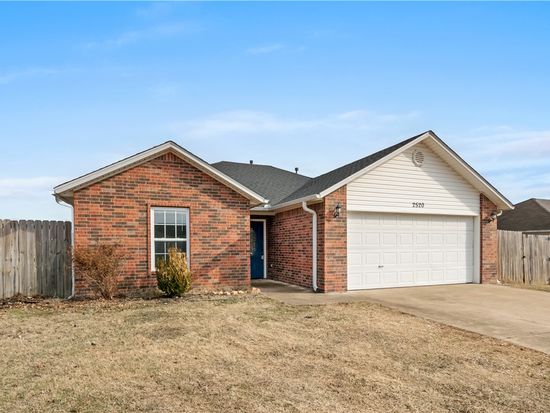 2520 D J Duvall Dr, Pea Ridge, AR 72751