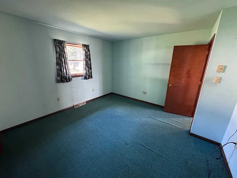 1136 Lexington Rd — Photo 14