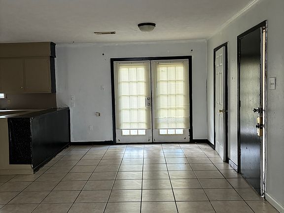 3rd image of 703 Haas Ave