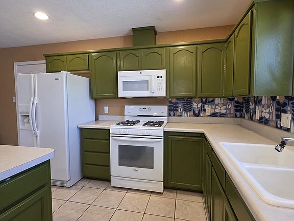 5th image of 13527 E 53rd Ln