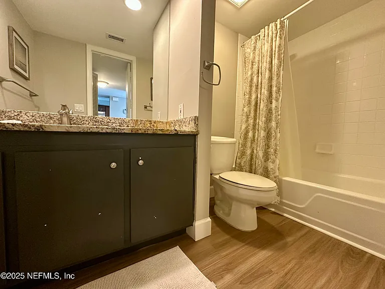 9942 Sawgrass Dr E — Photo 19