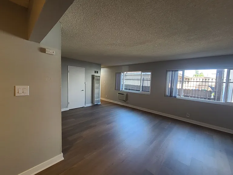 The Circle Apartments at Long Beach — Photo 56