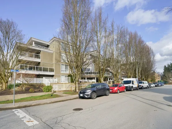 2485 Atkins Ave #205, Pt Coquitlam, BC V3C 1Z1