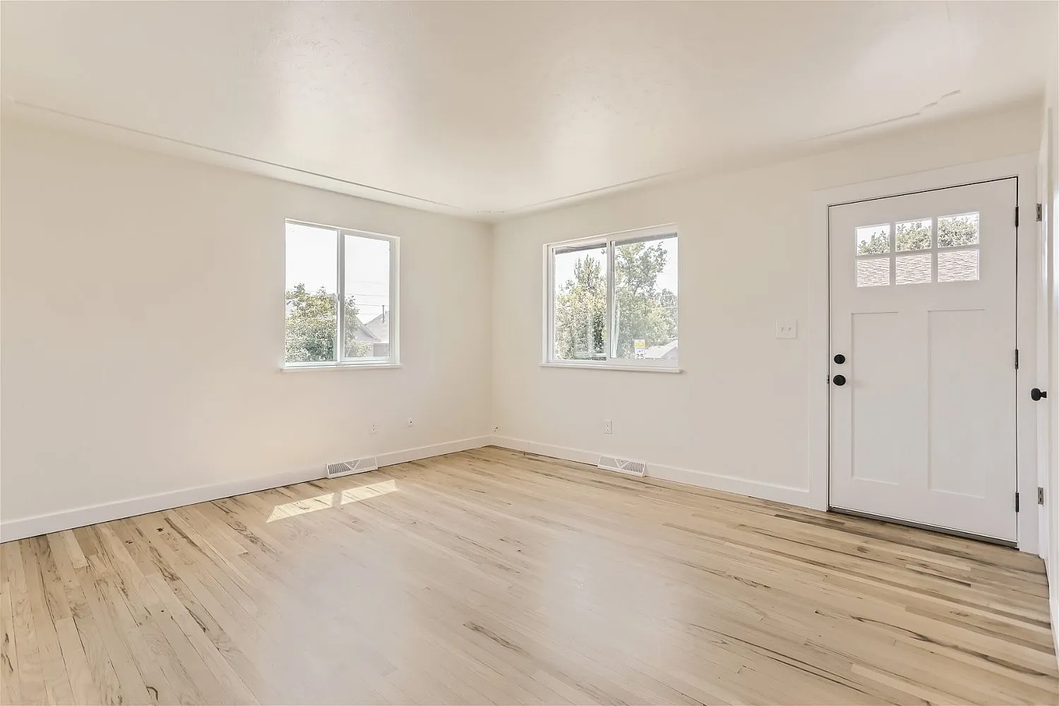 2 bed, 850 sqft, $2,425 — Photo 4