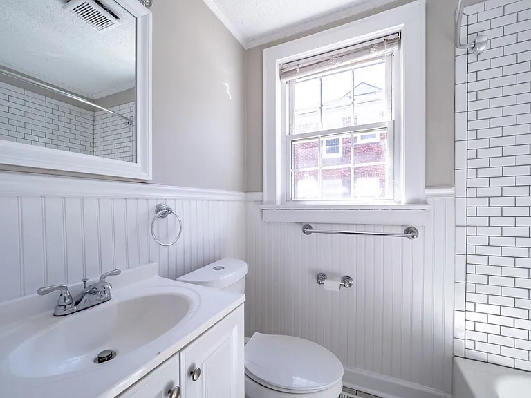 124 Haynsworth St — Photo 11