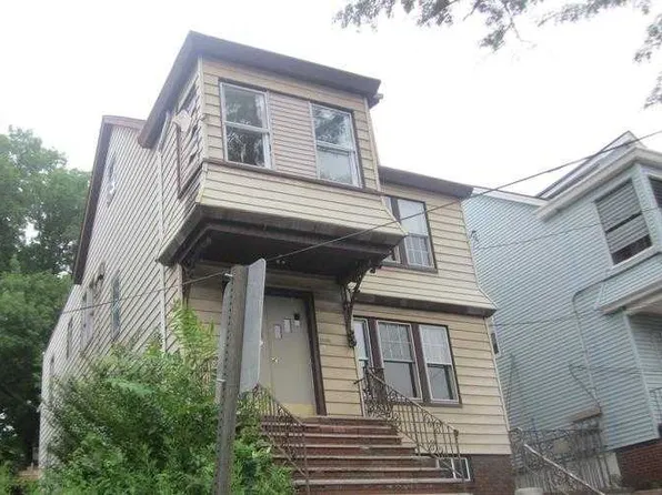 33 Feiner Pl, Irvington, NJ 07111