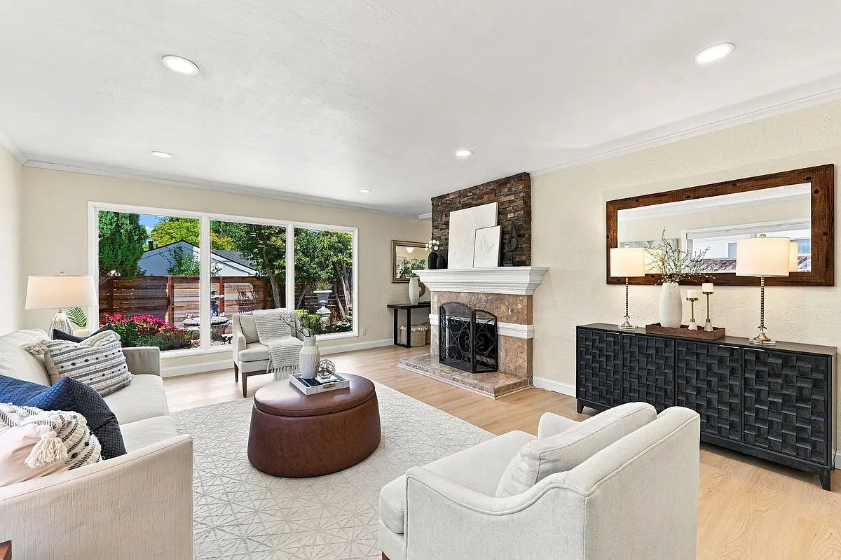 4 bed, 2.0 bath, 1872 sqft, $5,300 — Photo 3