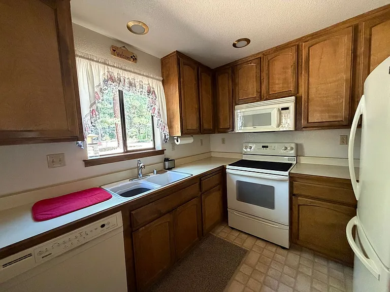 1292 Tata Ln — Photo 7