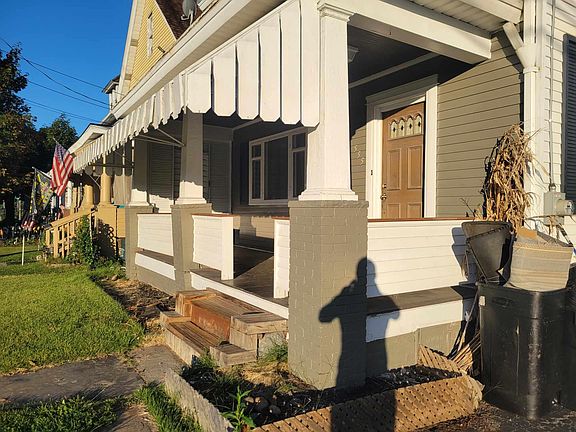 4th image of 555 Stanton St