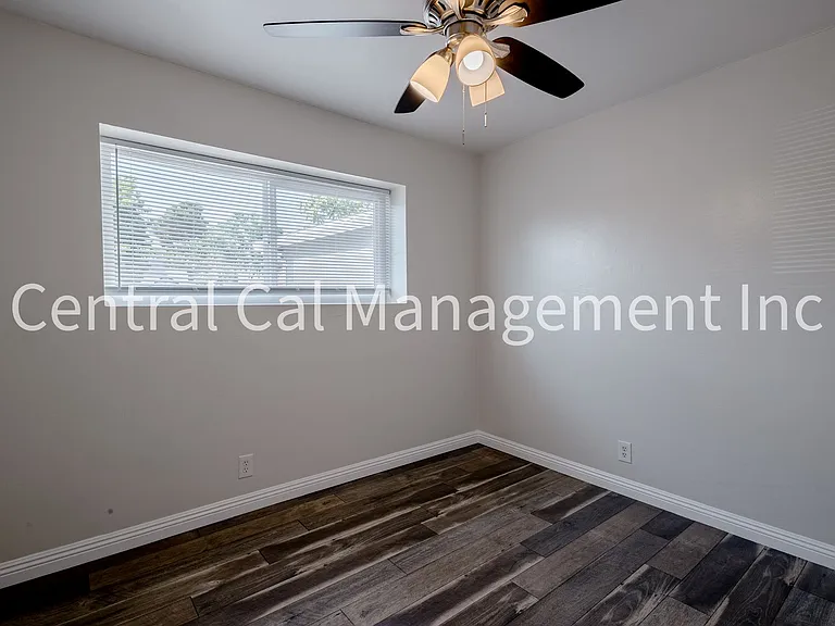 10421 Glenn St — Photo 12