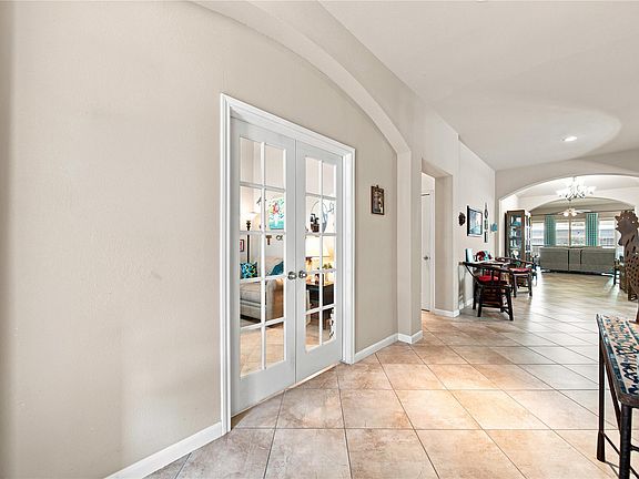 4th image of 2604 Bass Ln
