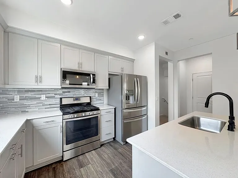 1250 Paseo Sea Grass #115 — Photo 3
