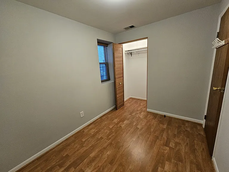 1140 W Barry Ave #1 — Photo 16