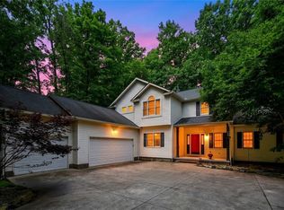 3338 Blessing Ln, Kent, OH 44240