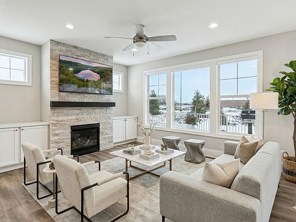 3rd image of 17975 Greenwich Way