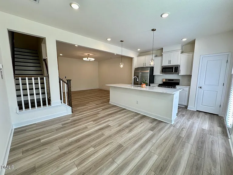 947 Kensley Grove Ln — Photo 13