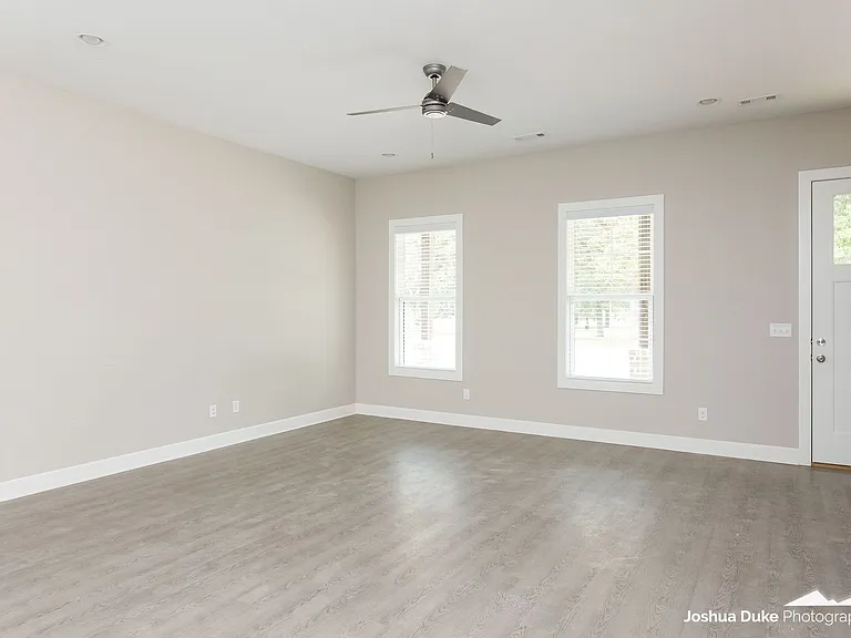 1320 S College Ave — Photo 12
