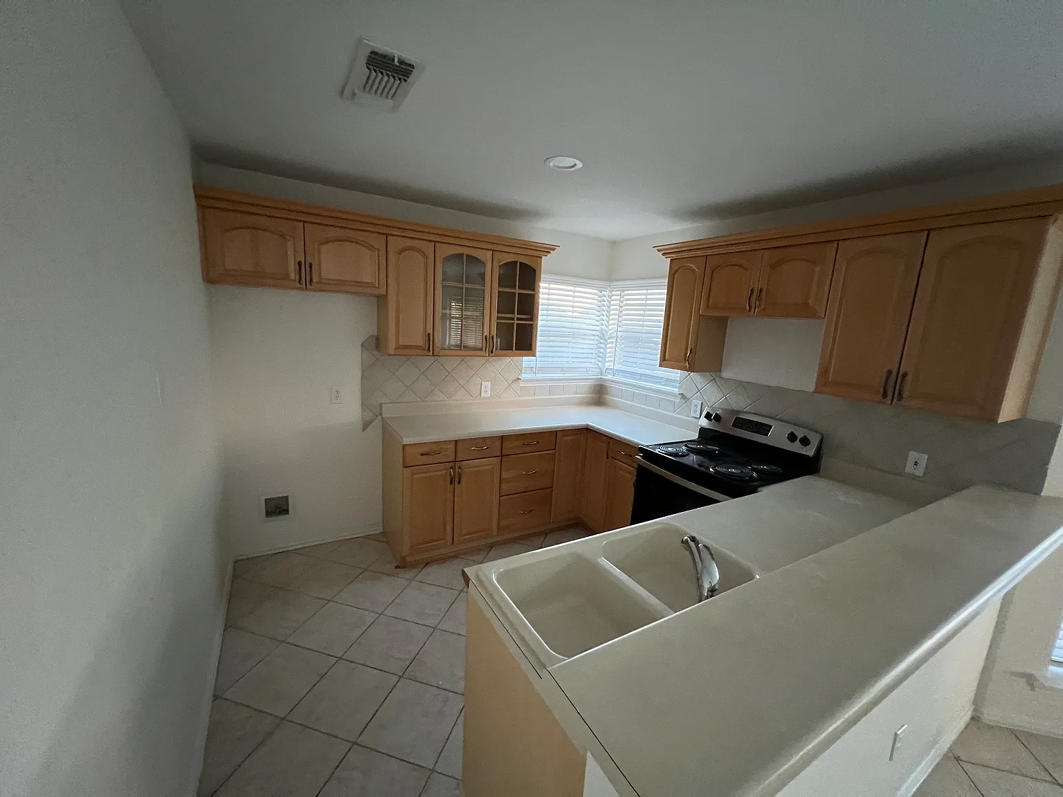 3 bed, 1489 sqft, $2,000 — Photo 4