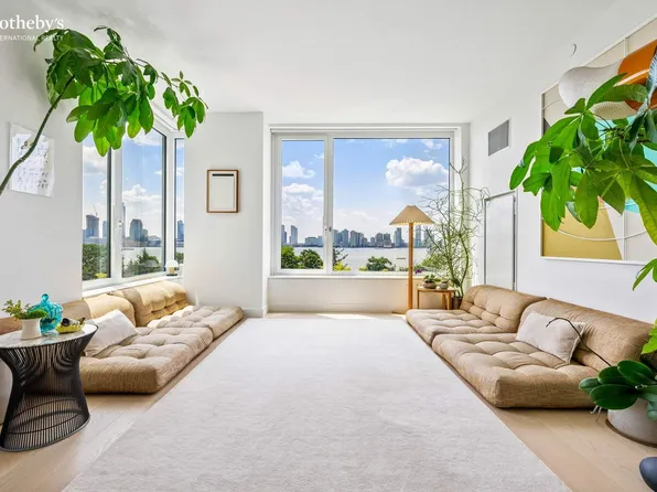 450 Washington Street 410 image 1 of 27