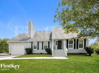 11401 Five Cedars Rd, Charlotte, NC 28226