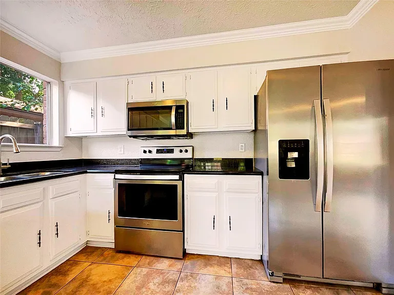 7422 Breccia Dr — Photo 4