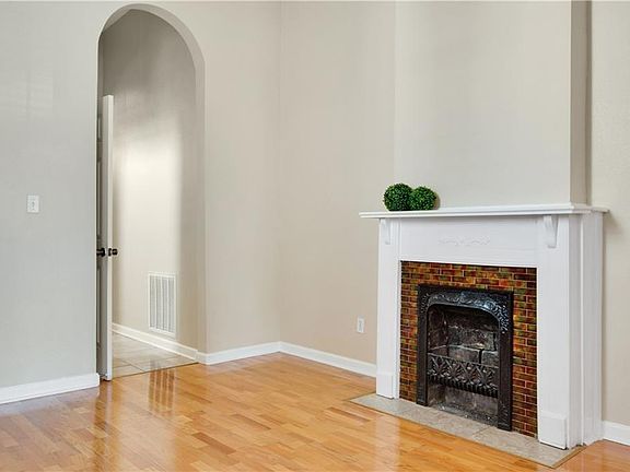 5th image of 2709 Milan St