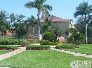 1020 Villa Cir, Boynton Beach, FL 33435