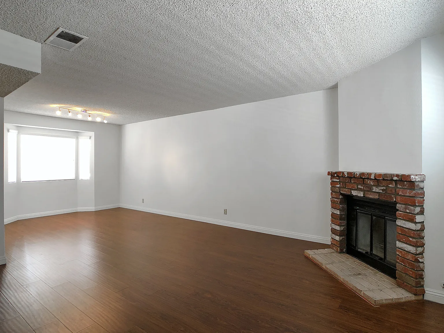 2 bed, 2.5 bath, 1200 sqft, $2,845 — Photo 3