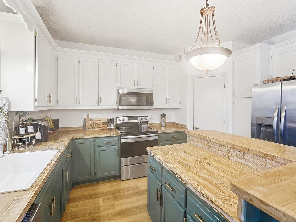 1st image of 23658 Heather St NW