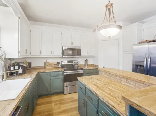 23658 Heather St NW, Saint Francis, MN 55070