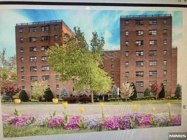 208 Anderson St Unit 2NB, Hackensack, NJ 07601