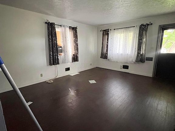 3rd image of 1199 Miller Ave
