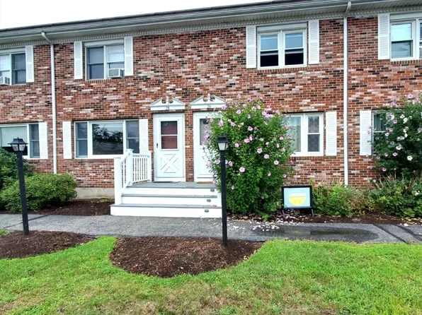 28 Douglas Dr #28, East Bridgewater, MA 02333
