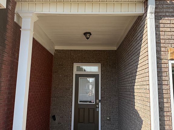 4th image of 183 Green Bridge Ct